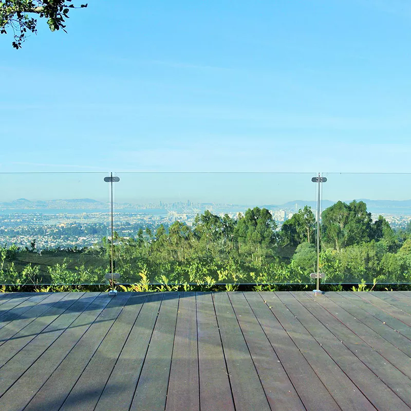 In che modo le ringhiere in vetro stanno modellando gli standard di sicurezza architettonica contemporanea?