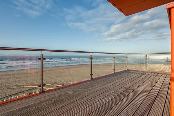 Quali fattori si dovrebbero considerare prima di installare le ringhiere SS?